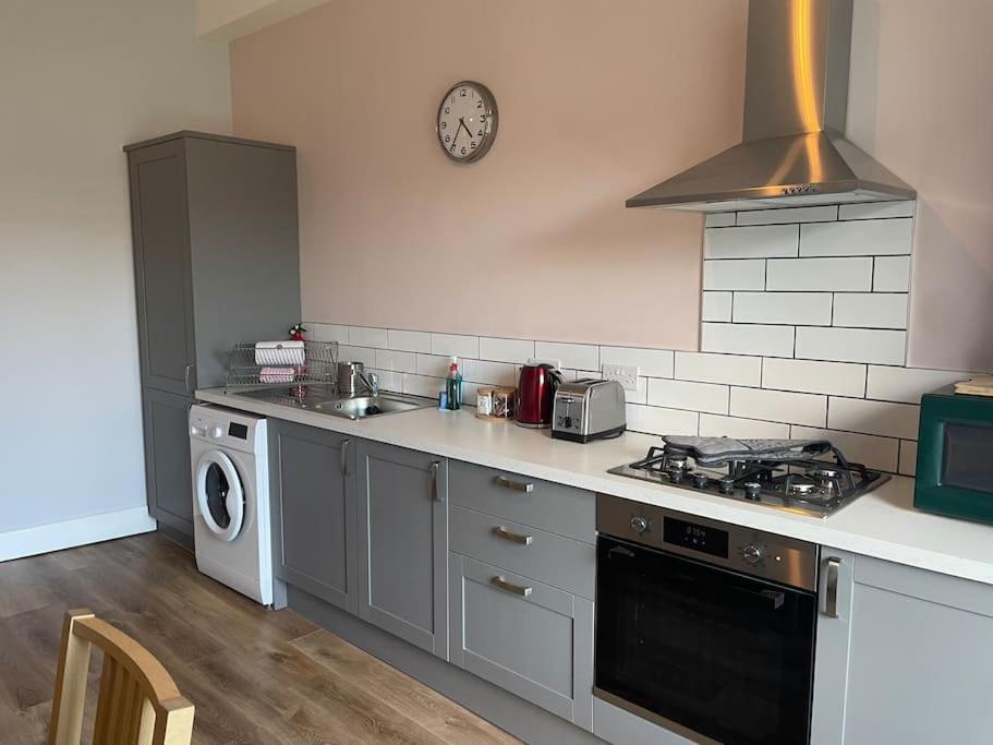 Apartmán 5 Minutes From Loch Lomond - Newly Renovated Ground Floor 1-Bed Flat Bonhill Exteriér fotografie